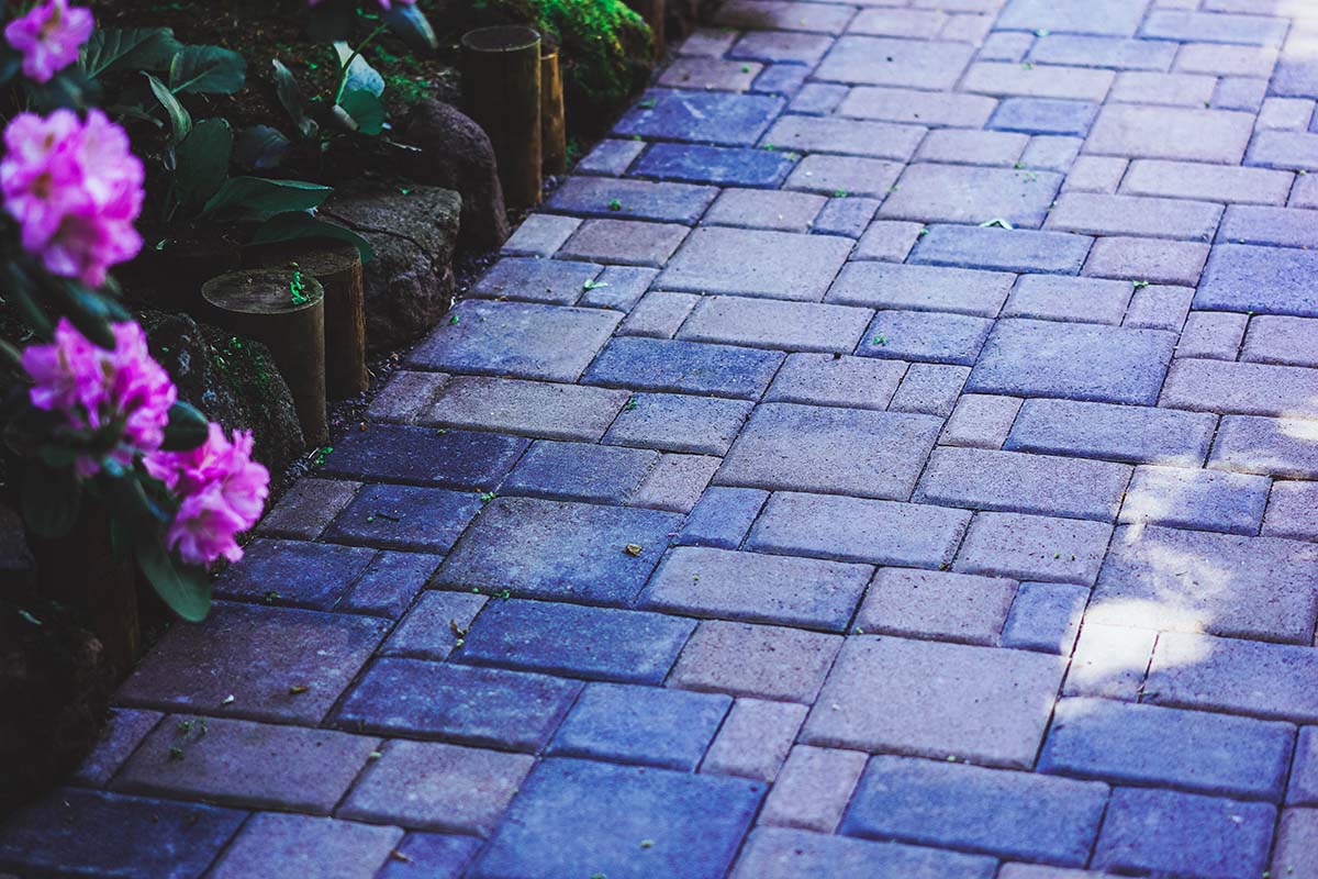 Concrete Pavers for Paths and Patios